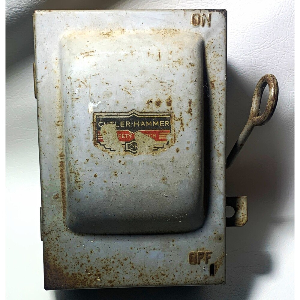 Cutler-Hammer Type D Safety Switch 40A 250V AC 2-Pole Enclosed Gray 4143H201